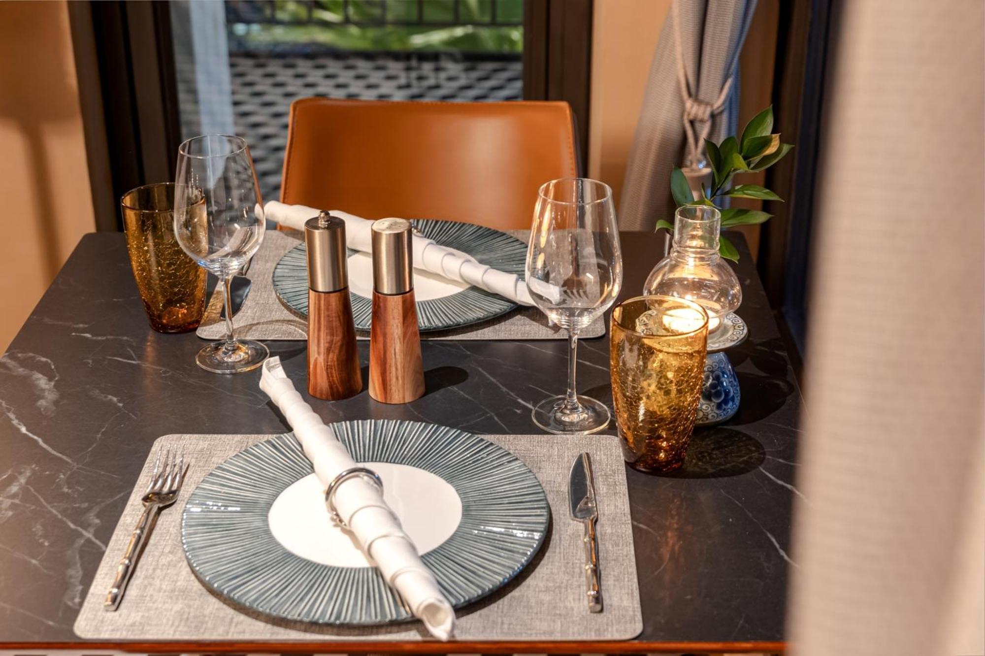 La Siesta Classic Hang Thung Ханой Экстерьер фото A place setting