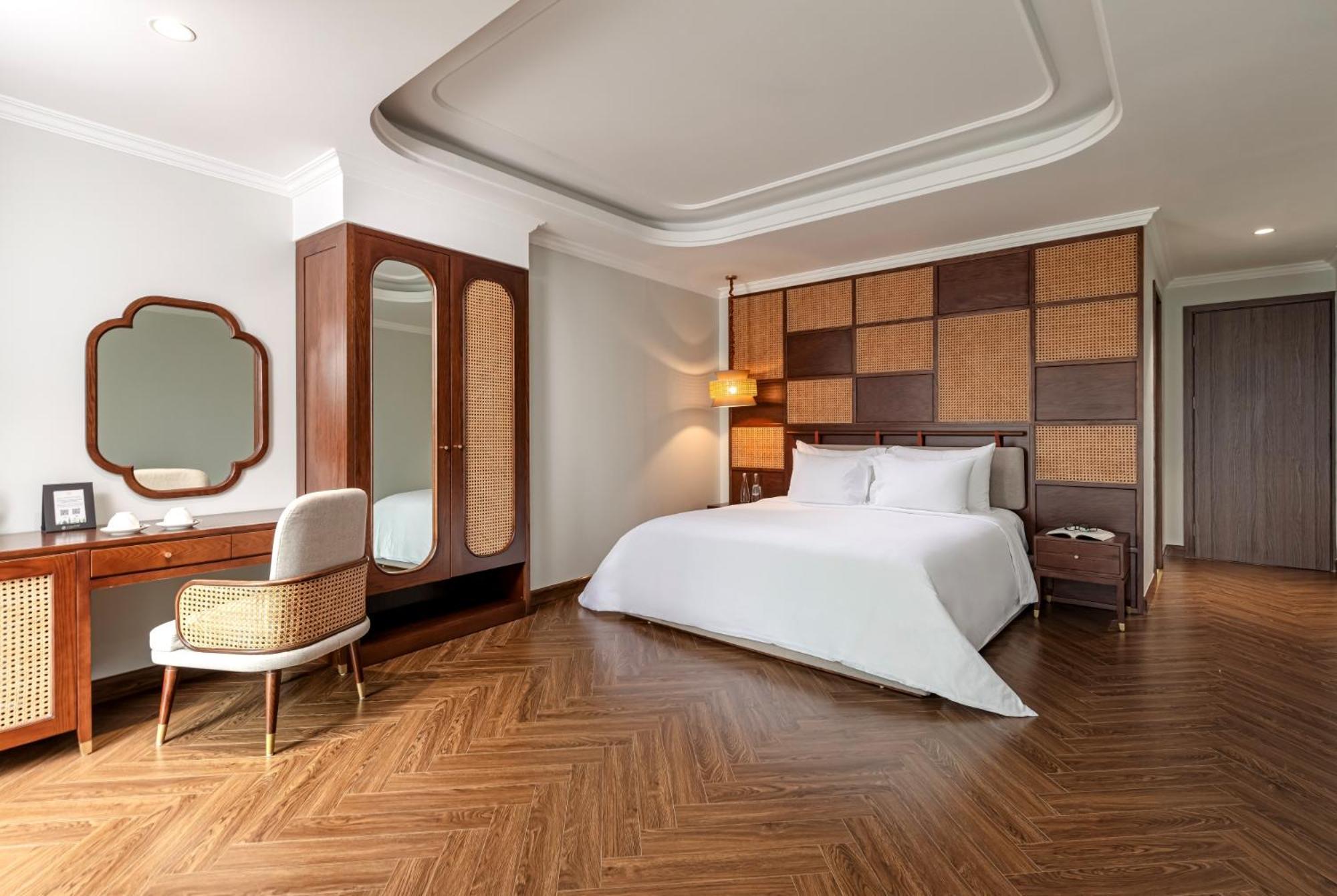 La Siesta Classic Hang Thung Ханой Экстерьер фото A bedroom at the hotel